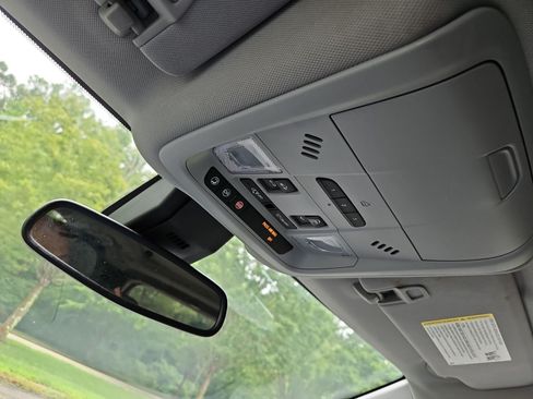 Used 2019 Chevrolet Equinox Premier FWD image 30