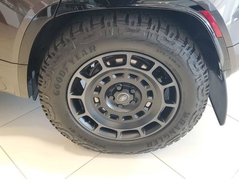 Certified 2025 Land Rover Defender 110 AWD/4WD image 6
