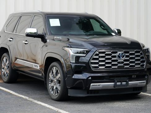 Used 2023 Toyota Sequoia Capstone AWD/4WD image 59