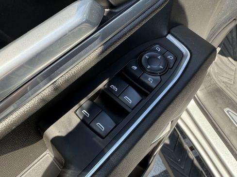 Used 2025 Chevrolet Silverado 2500 LT w/ Texas Edition AWD/4WD image 8