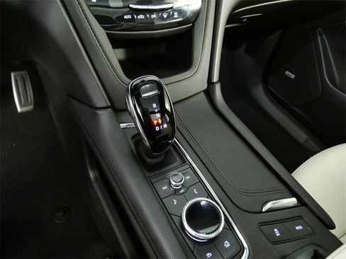 Used 2022 Cadillac XT6 Sport image 19