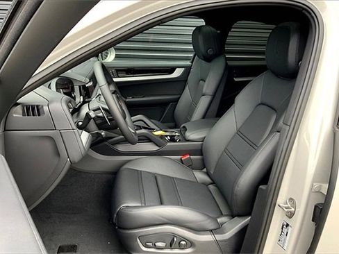 New 2026 Porsche Cayenne Coupe image 5