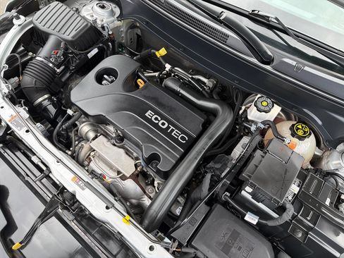 Used 2019 Chevrolet Equinox LT image 12