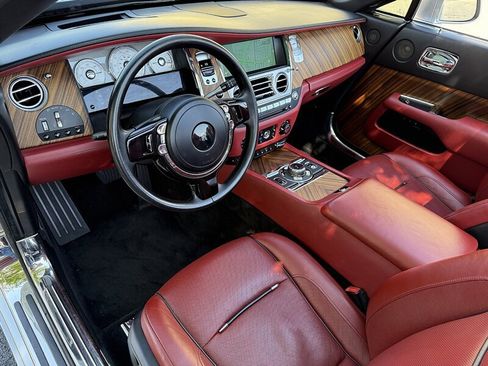 Used 2016 Rolls-Royce Dawn image 10