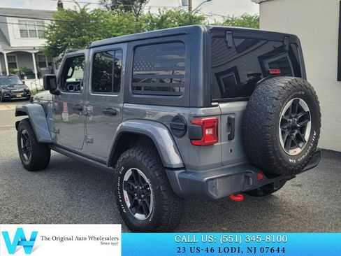 Used 2018 Jeep Wrangler Unlimited Sahara AWD/4WD image 4