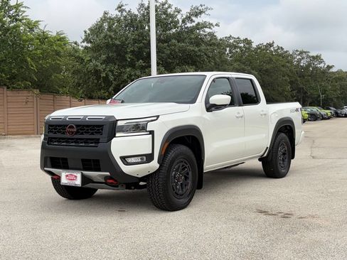 Certified 2025 Nissan Frontier PRO-4X w/ Pro Premium Package AWD/4WD image 7