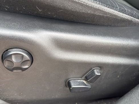 Used 2019 Jeep Grand Cherokee Altitude image 19