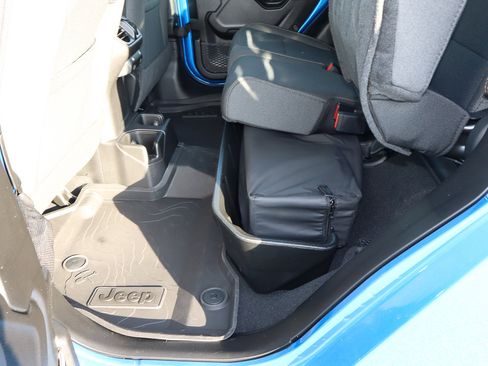 New 2026 Jeep Gladiator Sport image 16