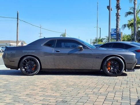 Used 2016 Dodge Challenger SRT w/ Technology Group RWD image 6