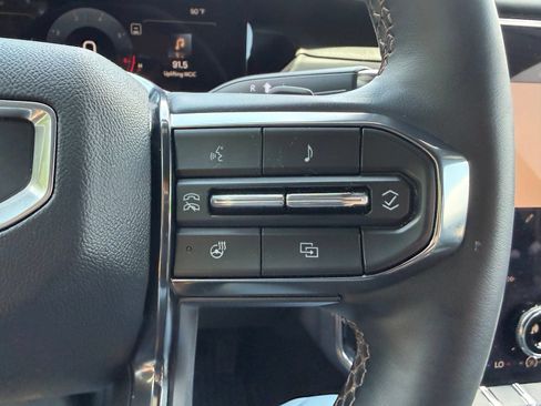 Used 2024 GMC Acadia AT4 w/ Luxury Package AWD/4WD image 15