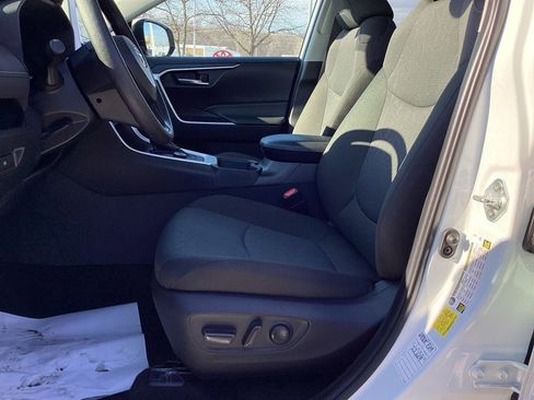 Used 2025 Toyota RAV4 XLE image 11