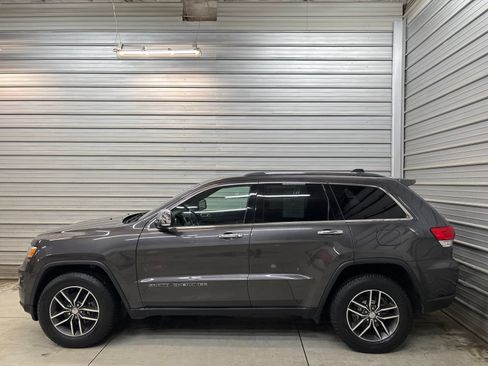 Used 2018 Jeep Grand Cherokee Limited AWD/4WD image 10