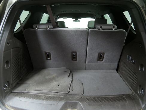 Used 2022 GMC Yukon SLT image 5