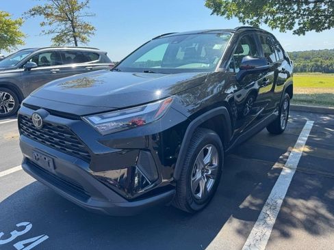 Used 2022 Toyota RAV4 XLE w/ Convenience Package AWD/4WD image 3