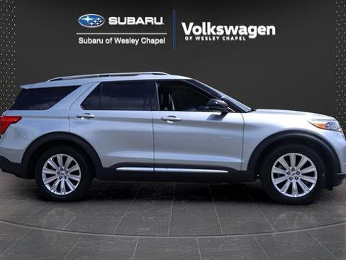 Used 2023 Ford Explorer Limited w/ Limited Technology Package RWD image 10