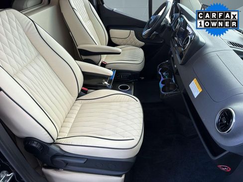 Used 2025 Mercedes-Benz Sprinter 3500 image 29