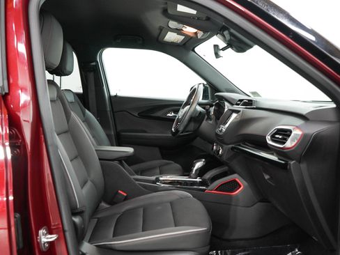 Used 2023 Chevrolet TrailBlazer RS FWD image 11