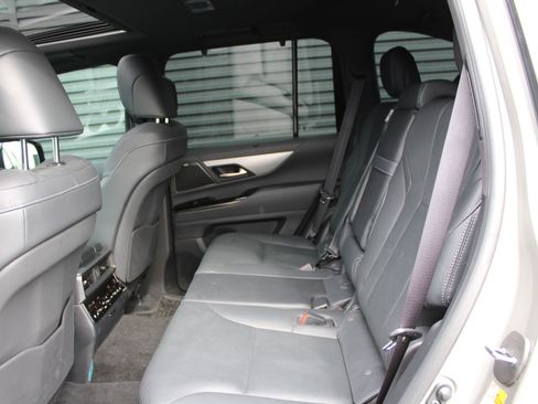 Used 2025 Lexus LX 700h F Sport image 27