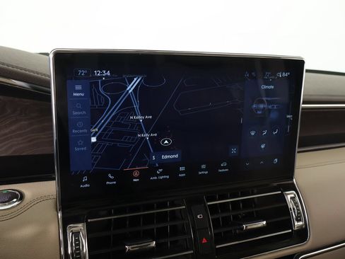 Used 2024 Lincoln Navigator Premiere AWD/4WD image 7