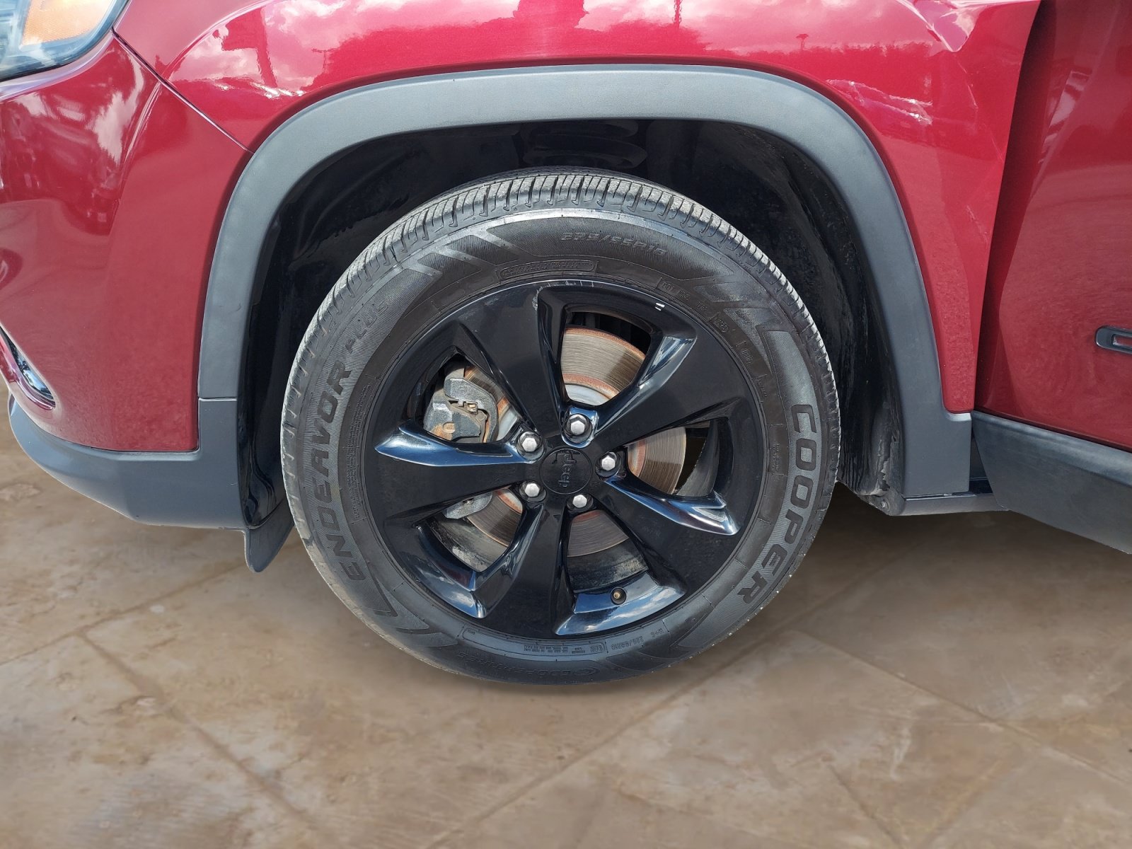 Used 2020 Jeep Cherokee Latitude Plus FWD image 28