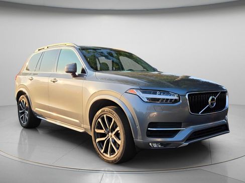 Used 2018 Volvo XC90 T6 Momentum w/ Convenience Package AWD/4WD image 4