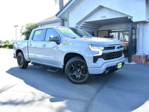 Used 2025 Chevrolet Silverado 1500 RST AWD/4WD image 2
