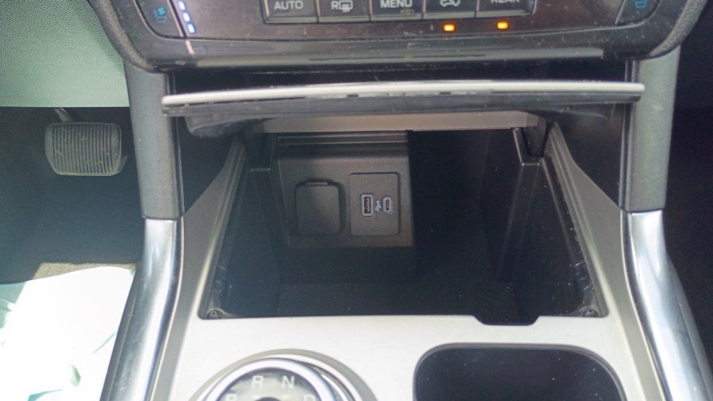 Used 2021 Ford Explorer Limited w/ Equipment Group 301A RWD image 19