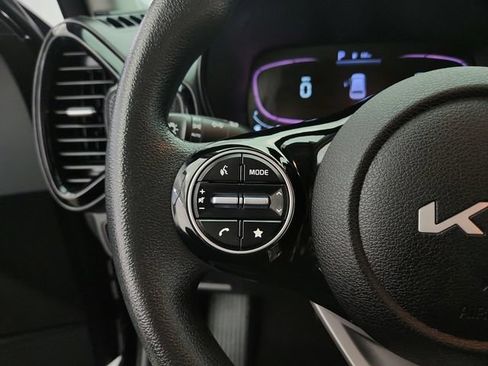Used 2023 Kia Soul S FWD image 19