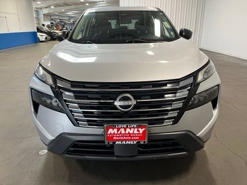 Used 2024 Nissan Rogue S AWD/4WD image 8
