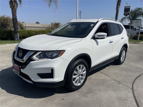 Used 2020 Nissan Rogue SV image 4