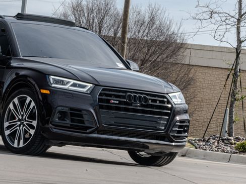 Used 2020 Audi SQ5 Prestige w/ Prestige Package image 5