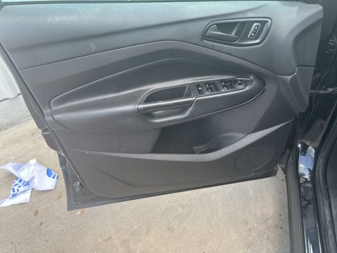 Used 2016 Ford Escape S FWD image 11