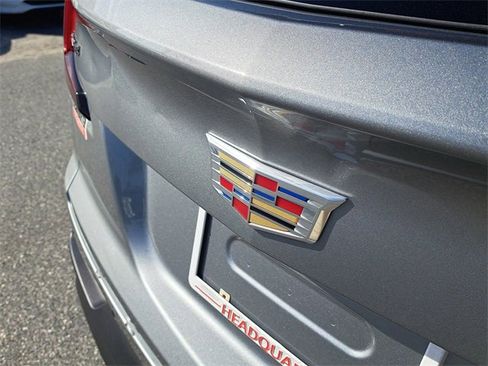 Used 2023 Cadillac XT4 Luxury w/ Cold Weather Package image 6
