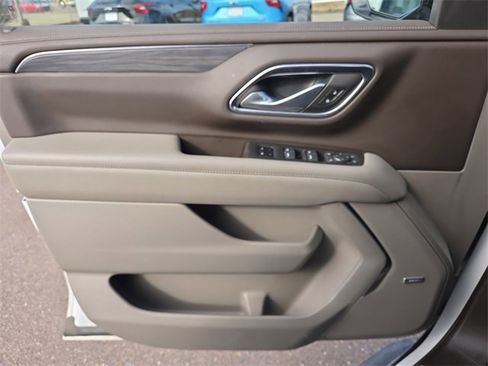 Used 2022 GMC Yukon SLT w/ SLT Luxury Package image 21