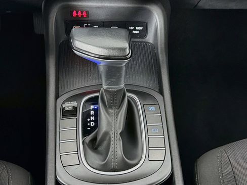Used 2025 Hyundai Kona SEL FWD image 25
