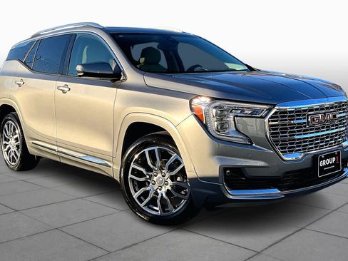 Used 2023 GMC Terrain Denali image 3