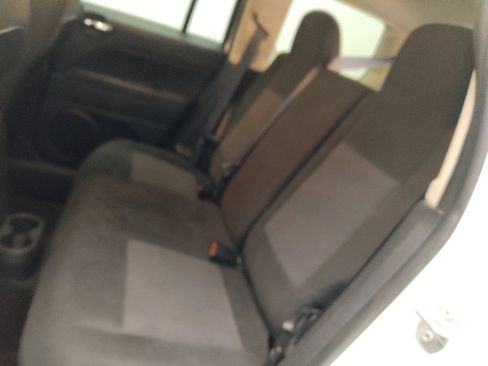 Used 2016 Jeep Patriot Latitude AWD/4WD image 18