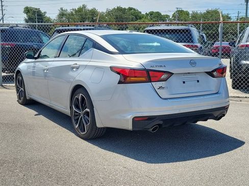 Certified 2023 Nissan Altima 2.5 SR w/ SR Premium Package FWD image 3