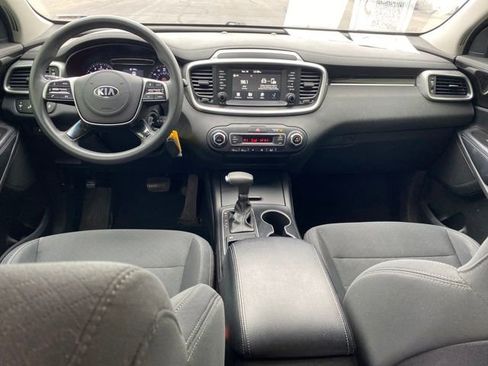 Used 2019 Kia Sorento LX image 5