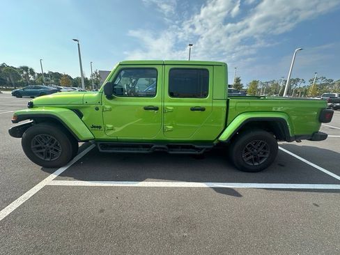 Used 2025 Jeep Gladiator Sport AWD/4WD image 4