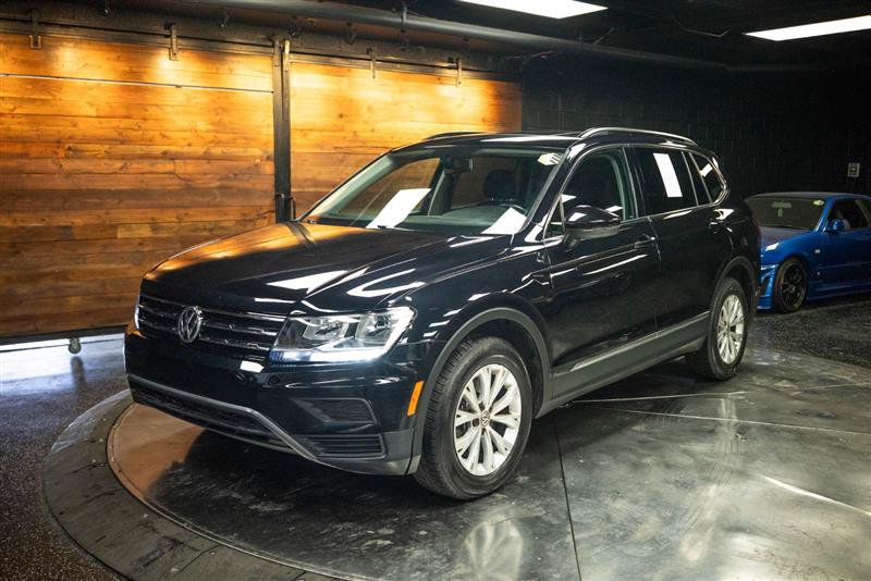 Used 2018 Volkswagen Tiguan SE w/ Panoramic Sunroof Package FWD image 2