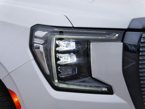 Used 2024 GMC Yukon Denali Ultimate w/ LPO, Floor Liner Package image 16