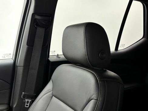 Used 2023 Chevrolet Traverse LT w/ LPO, Floor Liner Package FWD image 40