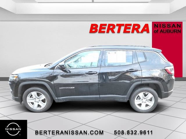 Used 2022 Jeep Compass Latitude w/ Sun and Sound Group AWD/4WD image 1