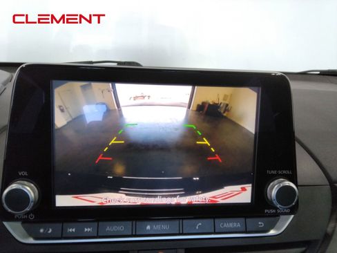 Used 2025 Nissan Altima 2.5 SV FWD image 24