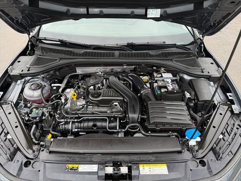 Used 2025 Volkswagen Jetta SE FWD image 27