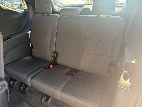 Used 2024 Chevrolet Traverse LT AWD/4WD image 16