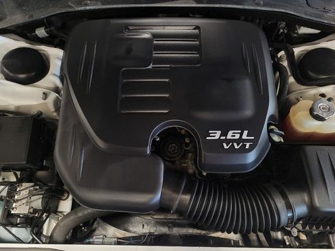 Used 2022 Dodge Charger SXT w/ Leather Interior Group RWD image 30