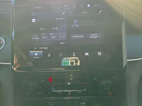 Used 2024 Jeep Grand Cherokee Altitude image 11