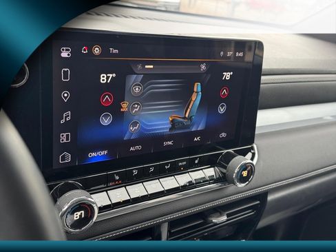 Used 2023 Chevrolet Colorado LT w/ LT Convenience Package III image 19